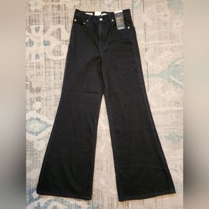 Women's Levi's High Loose Flare Jeans. Black. 26x32. 😍 NWT
